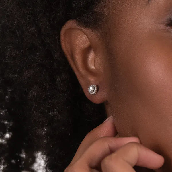 Round Sparkling Signature Halo Stud