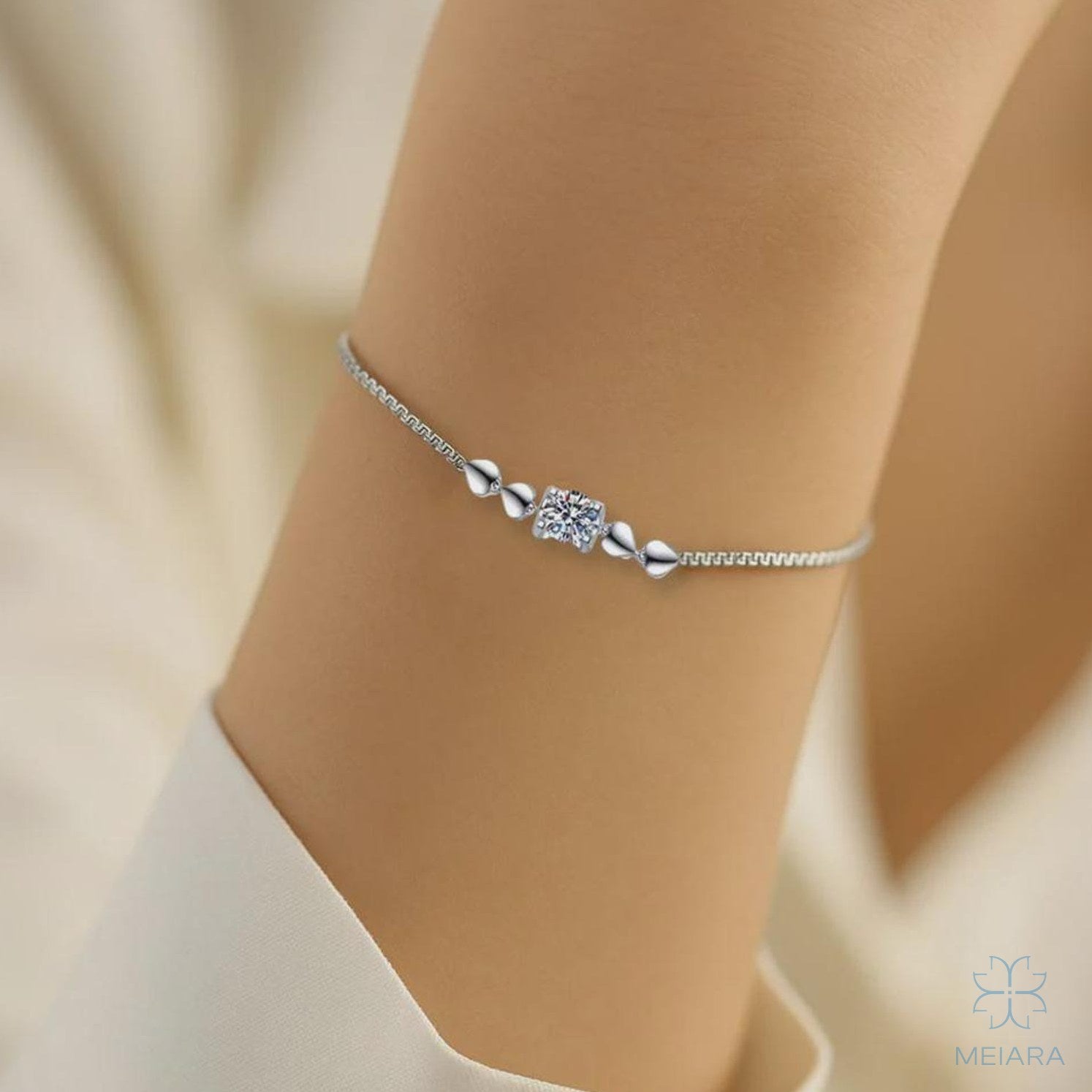 Eve Elegant Bracelet