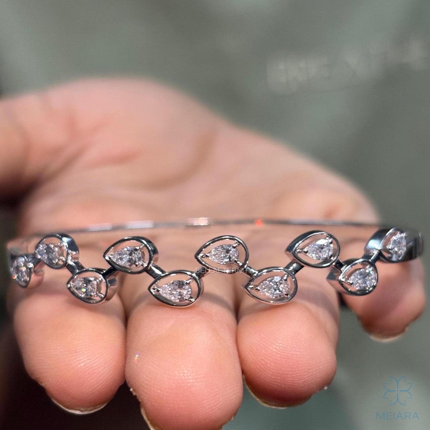 Lyra Pear Shape Bracelet, Teardrop Cluster Design