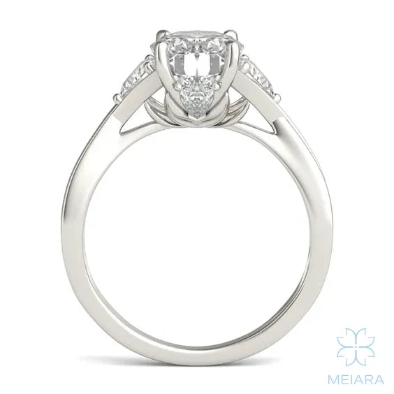 Eve Oval Three-Stone Ring