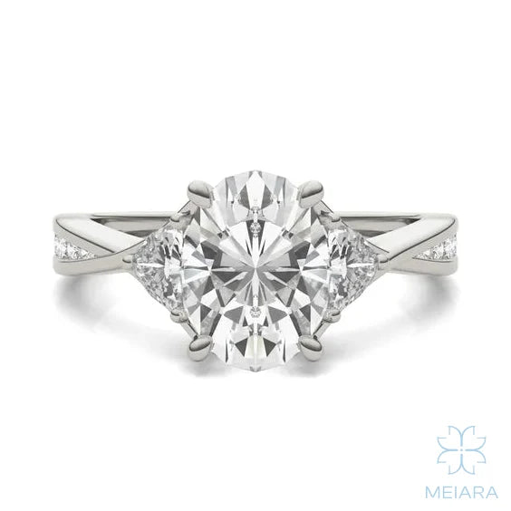 Eve Oval Three-Stone Ring