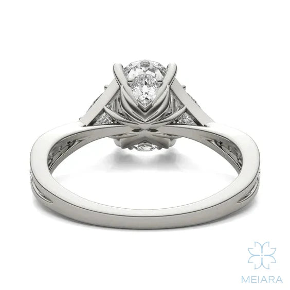 Eve Oval Three-Stone Ring