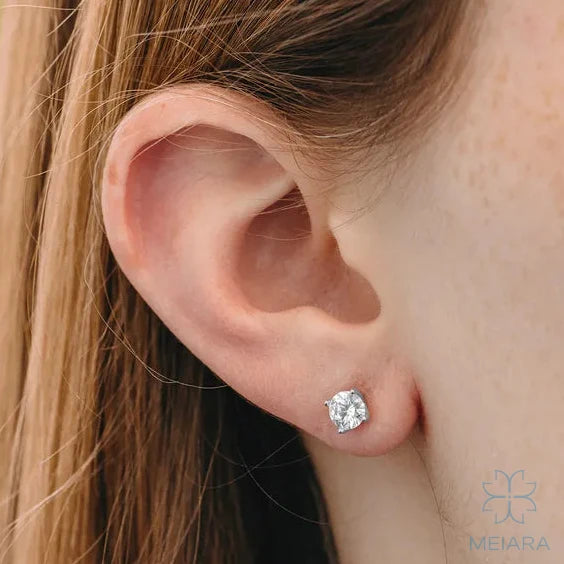 Iris Round Four-Prong Petal Style Stud