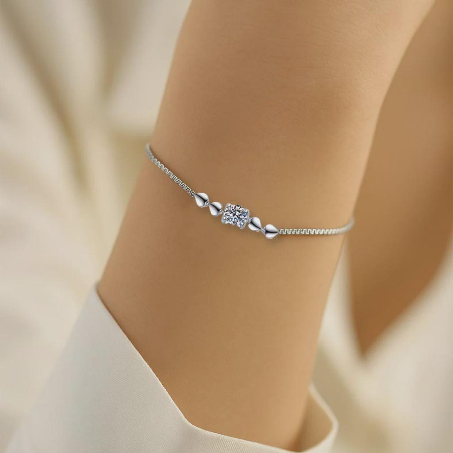 CelinoJewelry Moissanite Bracelets for Women – Elegant S925 Sterling Silver Design, Sparkling Jewelry for Women, For All Occasions (1 Carat)