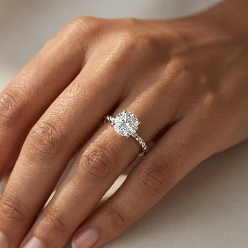 Meiara AI Lifestyle — Eve Round Brilliant Classic Heritage Rope Solitaire
