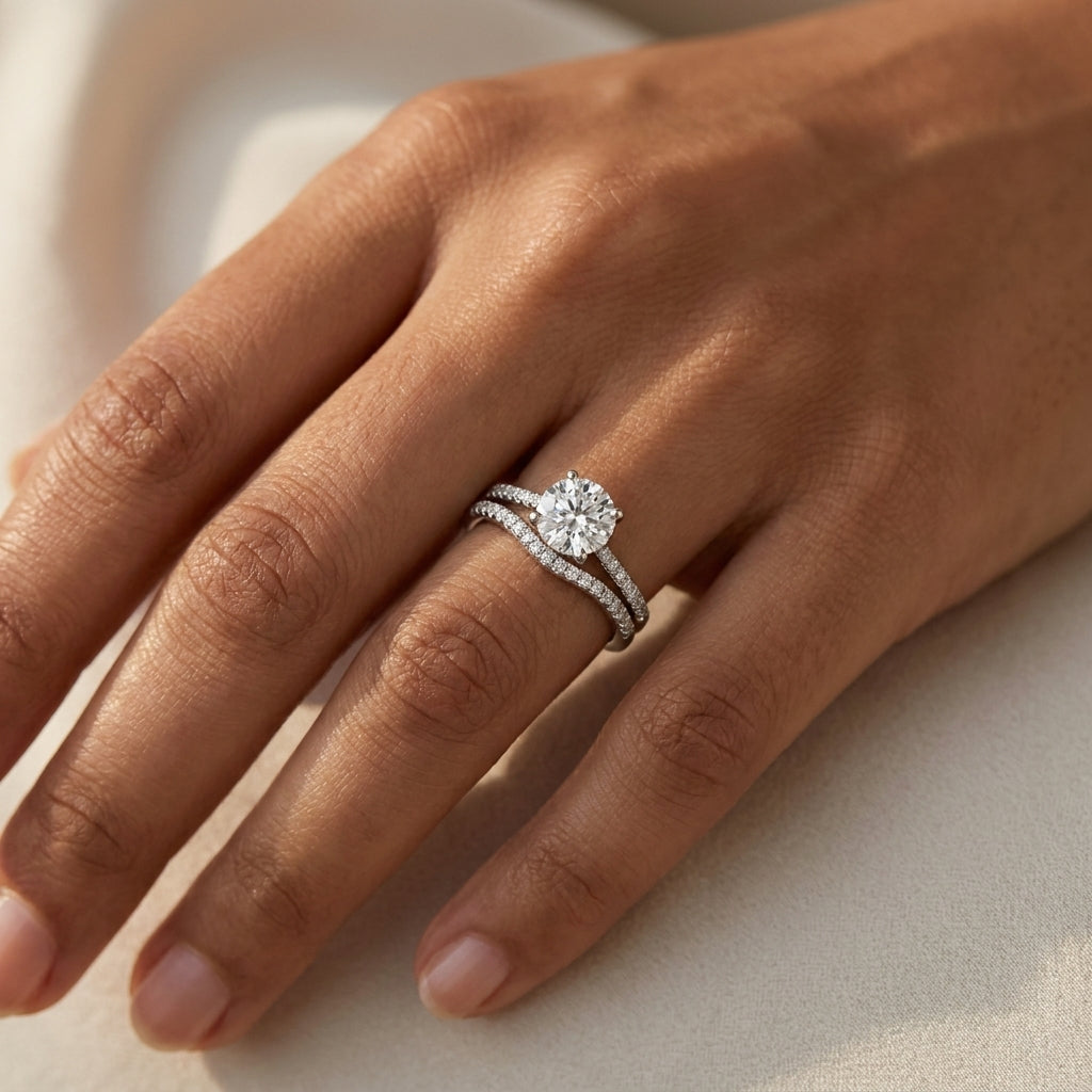 Meiara AI Lifestyle — Eve Round Side-Stone Bridal Set